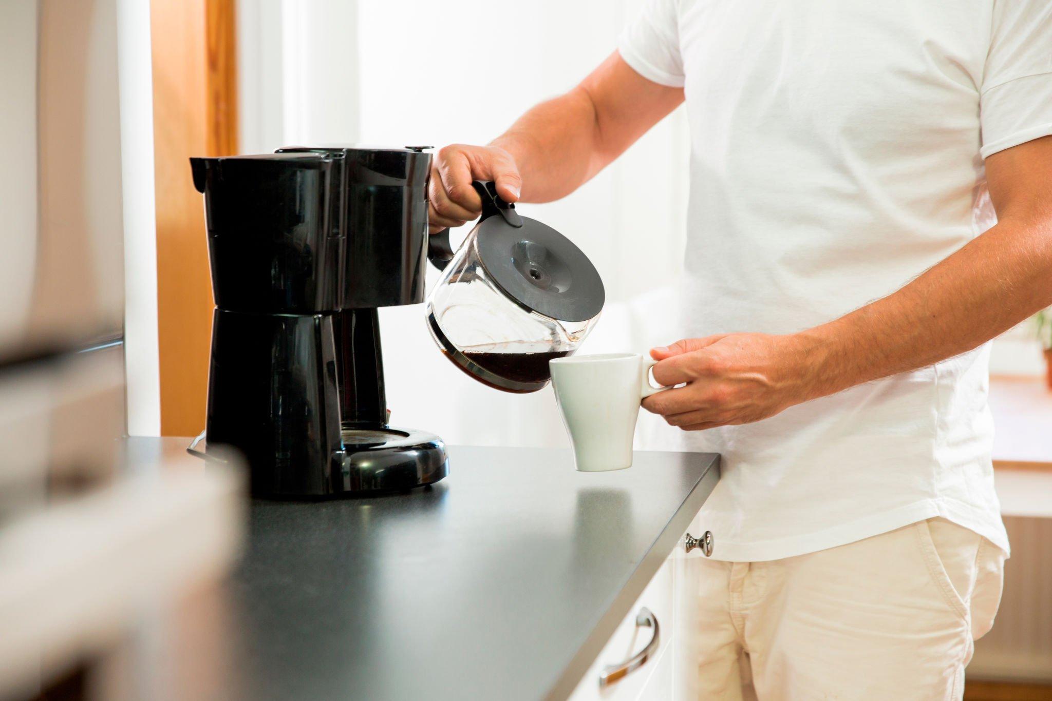 Find the best coffee maker for Airbnb: Compare features, prices & reviews to choose the perfect one.