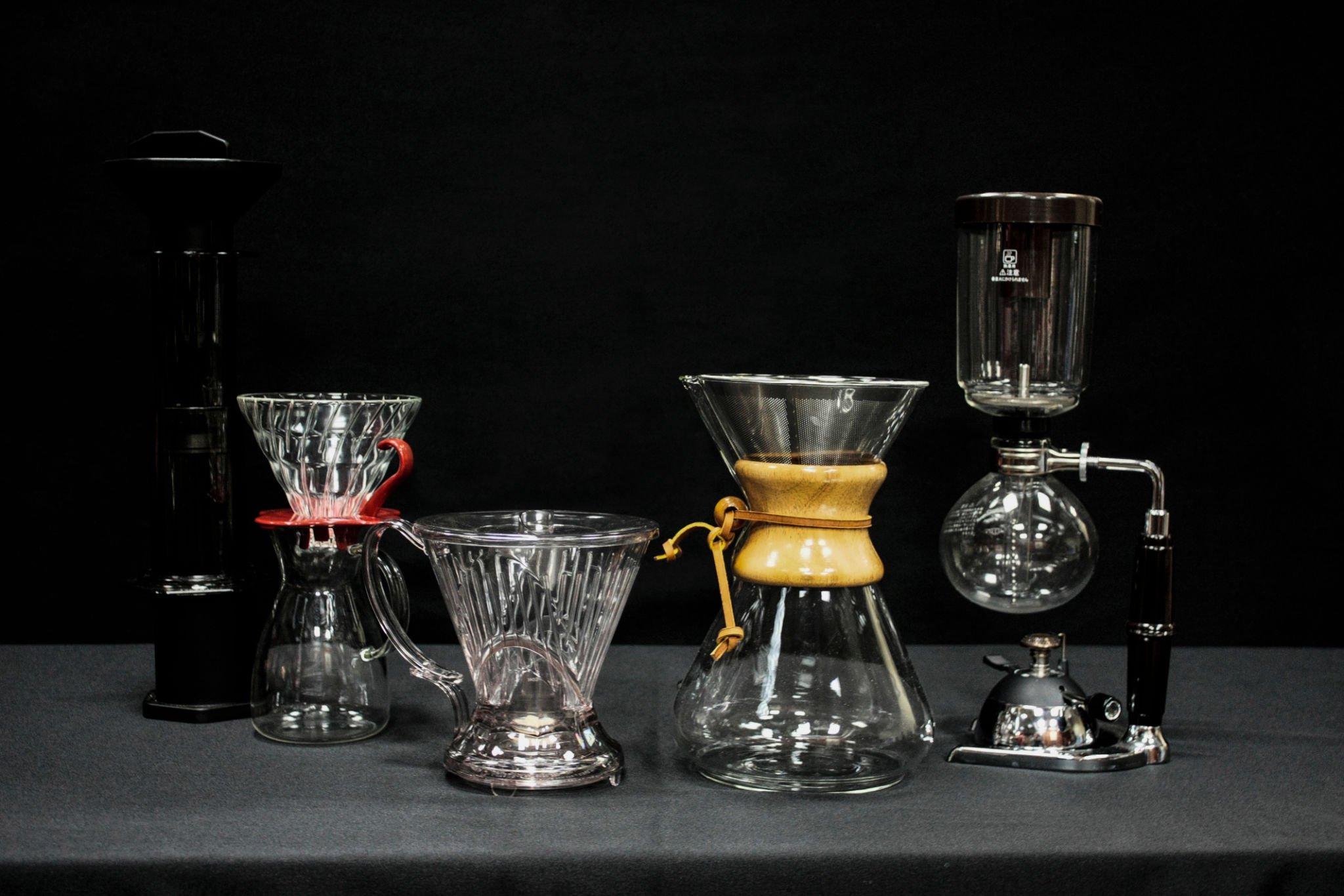 Which Coffee Maker Is Best: V60 or Chemex? Compare & Decide.